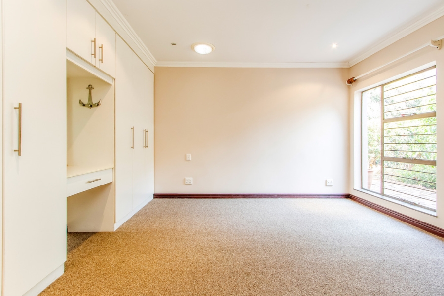 4 Bedroom Property for Sale in Linden Gauteng