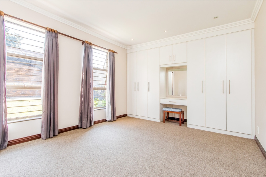 4 Bedroom Property for Sale in Linden Gauteng