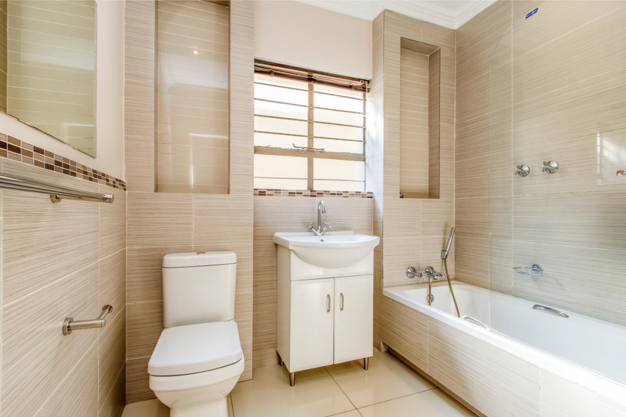 4 Bedroom Property for Sale in Linden Gauteng