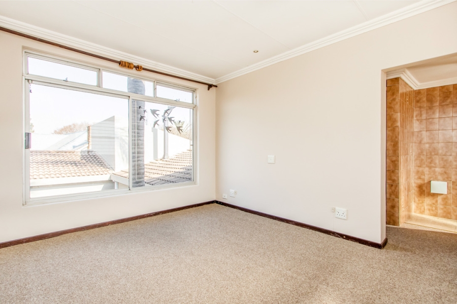 4 Bedroom Property for Sale in Linden Gauteng