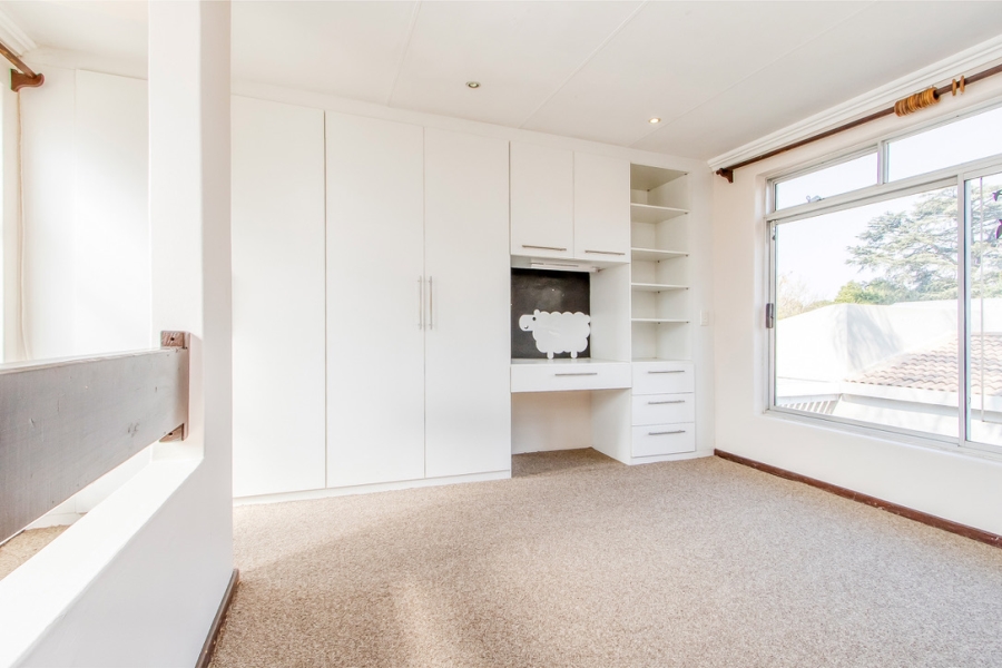 4 Bedroom Property for Sale in Linden Gauteng