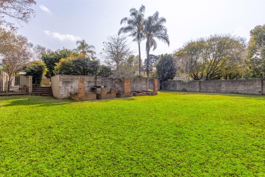 4 Bedroom Property for Sale in Linden Gauteng