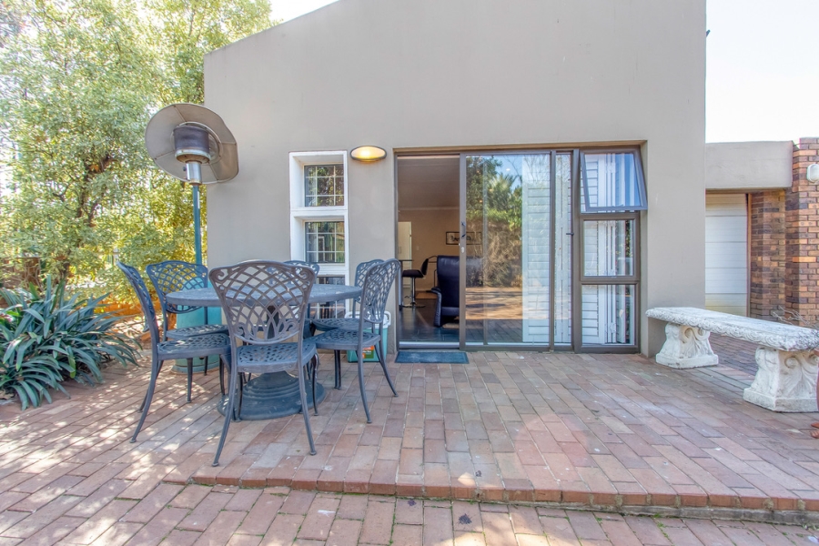 4 Bedroom Property for Sale in Linden Gauteng