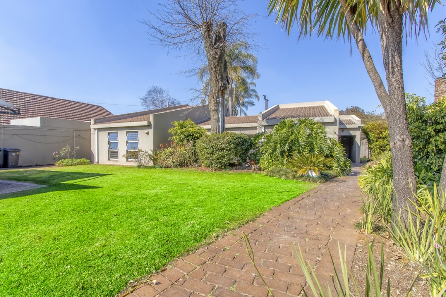4 Bedroom Property for Sale in Linden Gauteng