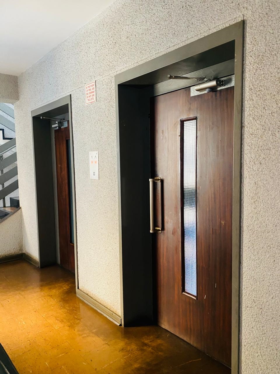 1 Bedroom Property for Sale in Johannesburg Central Gauteng