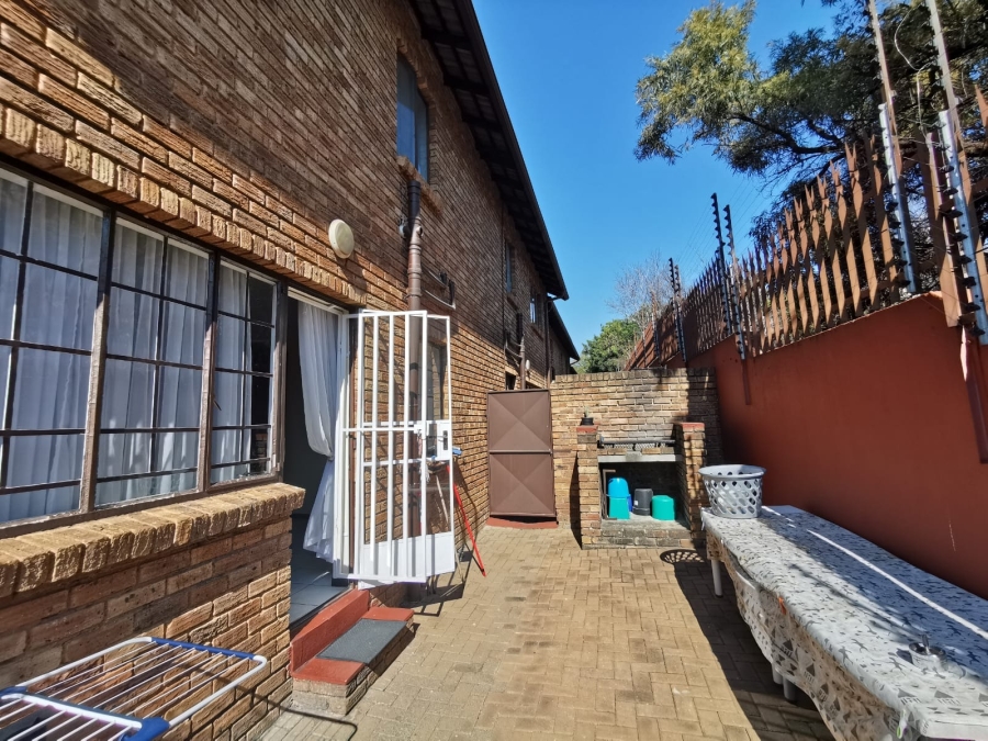 3 Bedroom Property for Sale in South Crest Gauteng