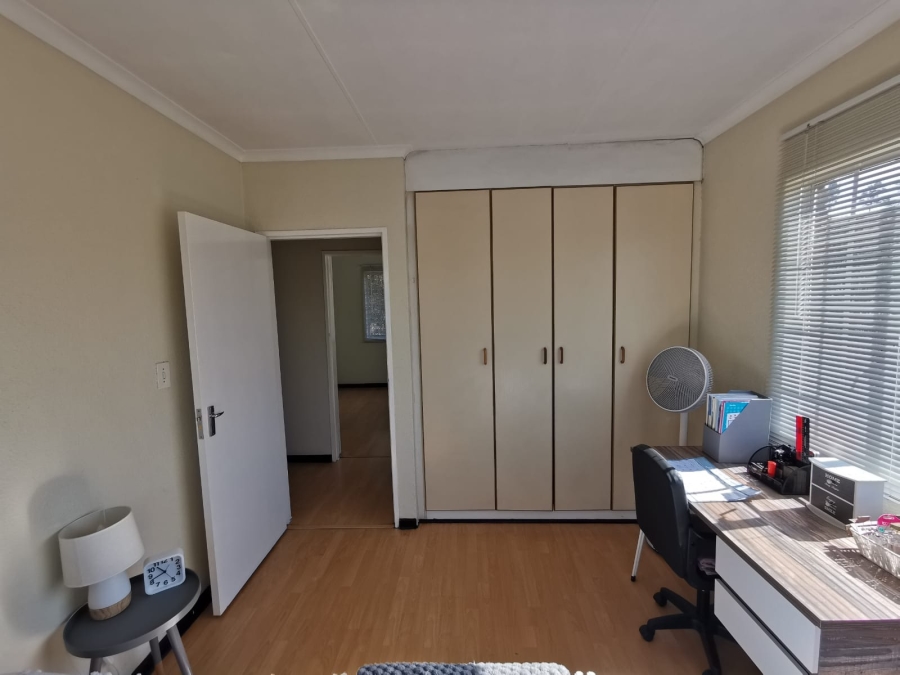 3 Bedroom Property for Sale in South Crest Gauteng