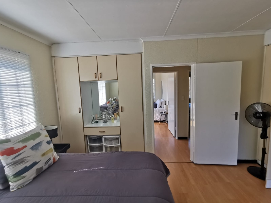 3 Bedroom Property for Sale in South Crest Gauteng