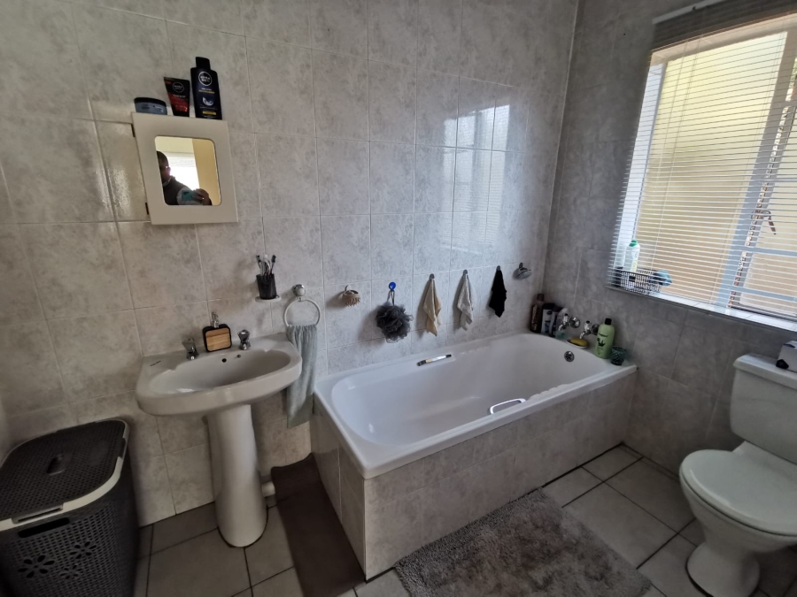3 Bedroom Property for Sale in South Crest Gauteng