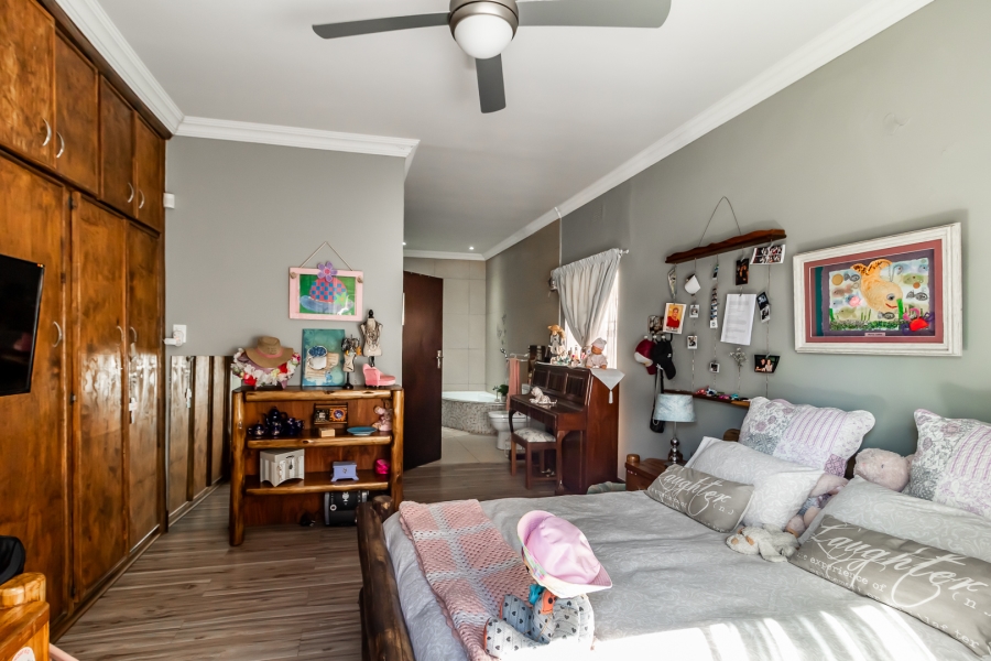 3 Bedroom Property for Sale in Waverley Gauteng