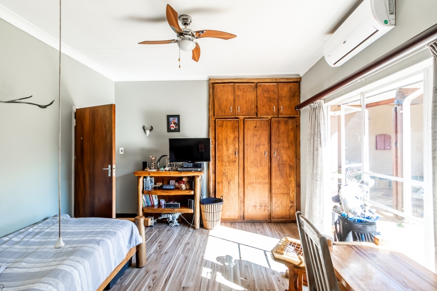3 Bedroom Property for Sale in Waverley Gauteng
