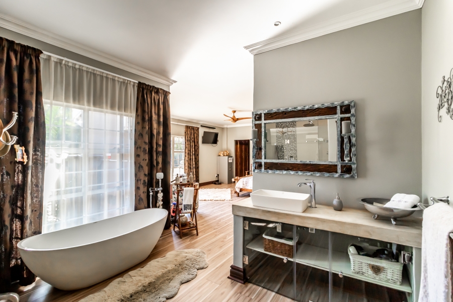 3 Bedroom Property for Sale in Waverley Gauteng