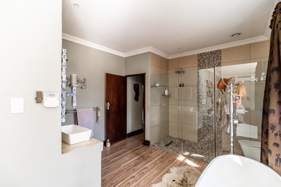 3 Bedroom Property for Sale in Waverley Gauteng
