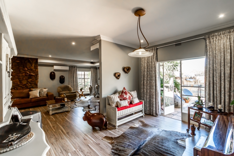 3 Bedroom Property for Sale in Waverley Gauteng