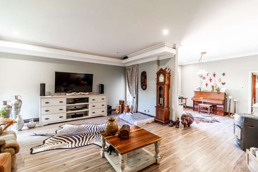 3 Bedroom Property for Sale in Waverley Gauteng