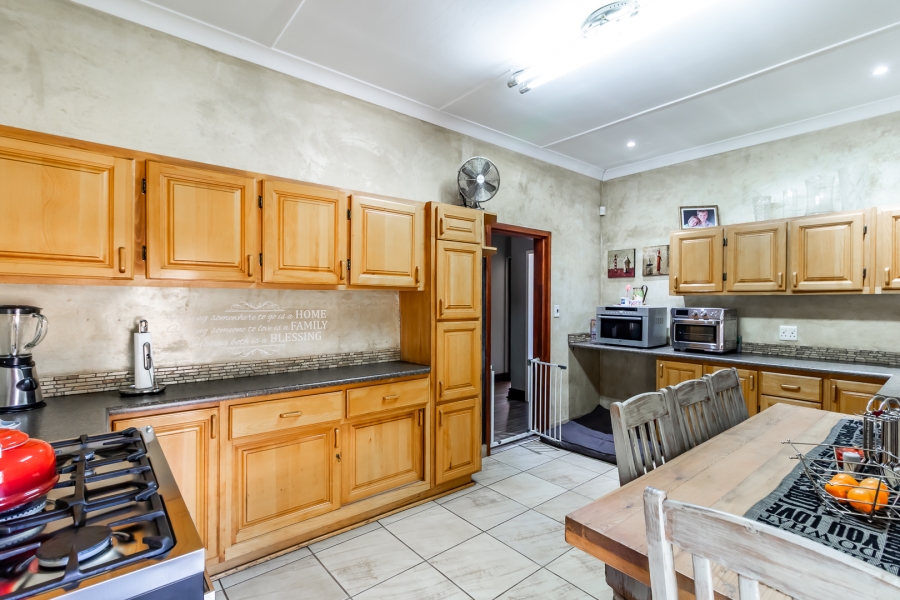 3 Bedroom Property for Sale in Waverley Gauteng
