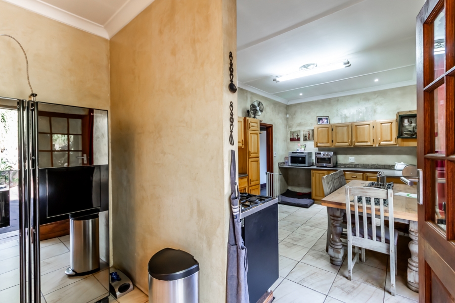 3 Bedroom Property for Sale in Waverley Gauteng