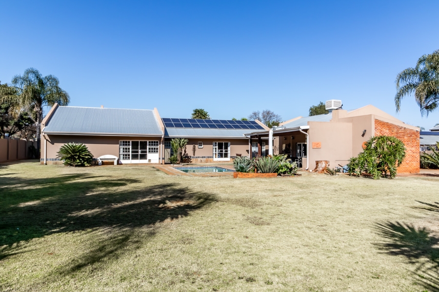 3 Bedroom Property for Sale in Waverley Gauteng
