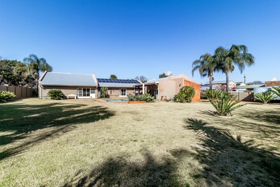 3 Bedroom Property for Sale in Waverley Gauteng