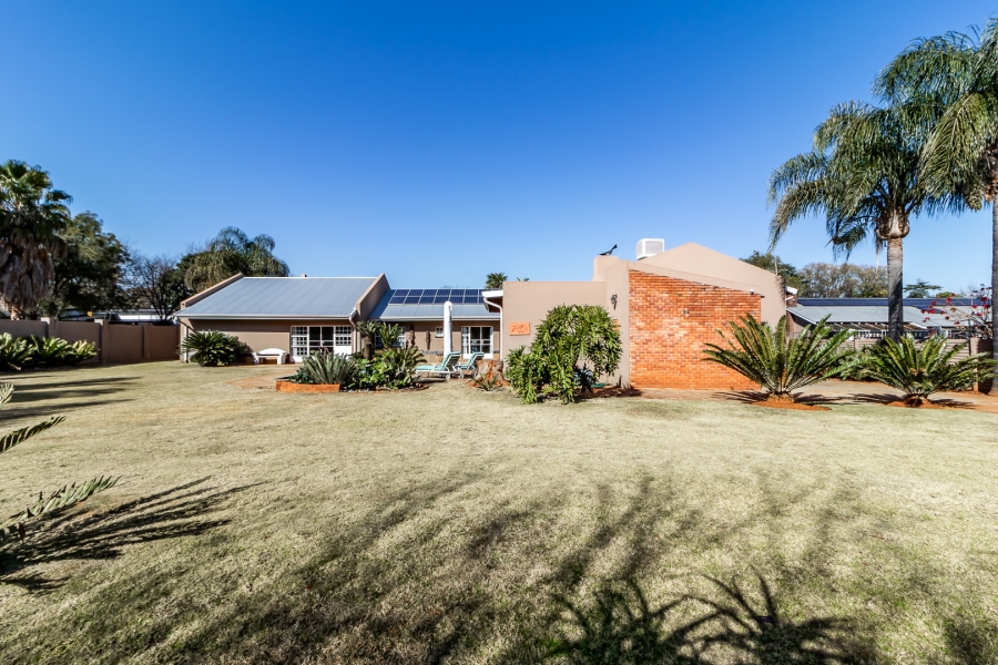 3 Bedroom Property for Sale in Waverley Gauteng
