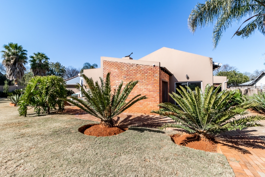 3 Bedroom Property for Sale in Waverley Gauteng