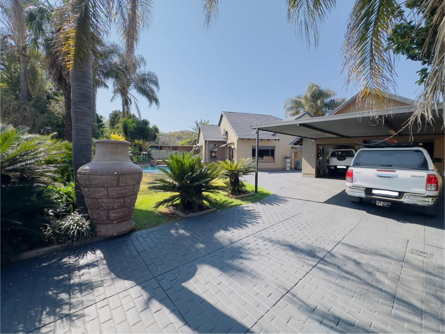 7 Bedroom Property for Sale in Florentia Gauteng