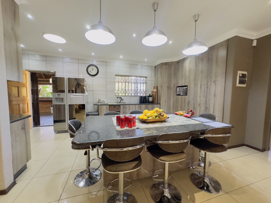 7 Bedroom Property for Sale in Florentia Gauteng