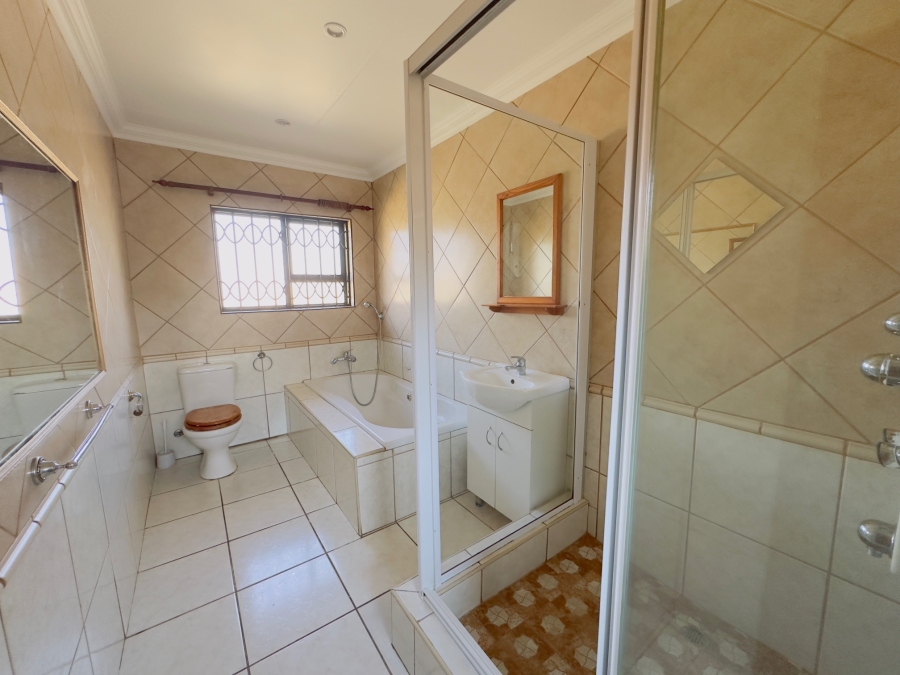 7 Bedroom Property for Sale in Florentia Gauteng