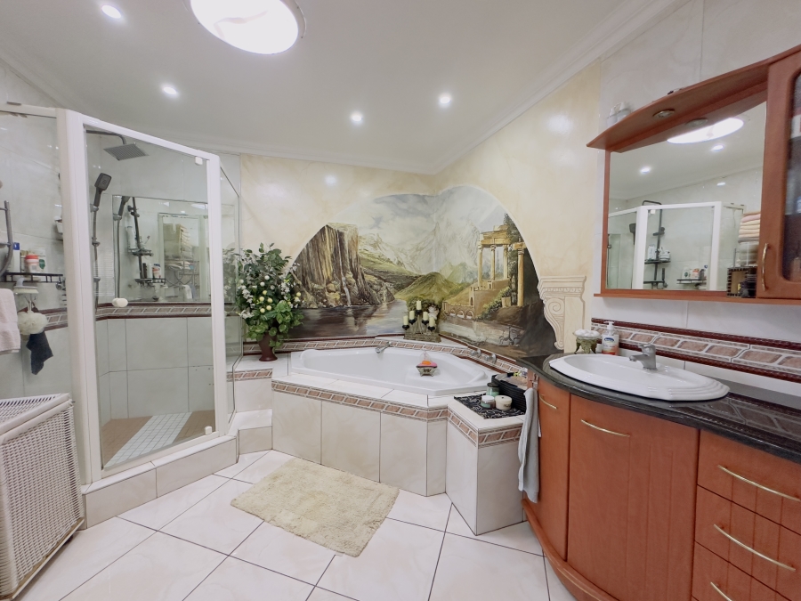 7 Bedroom Property for Sale in Florentia Gauteng