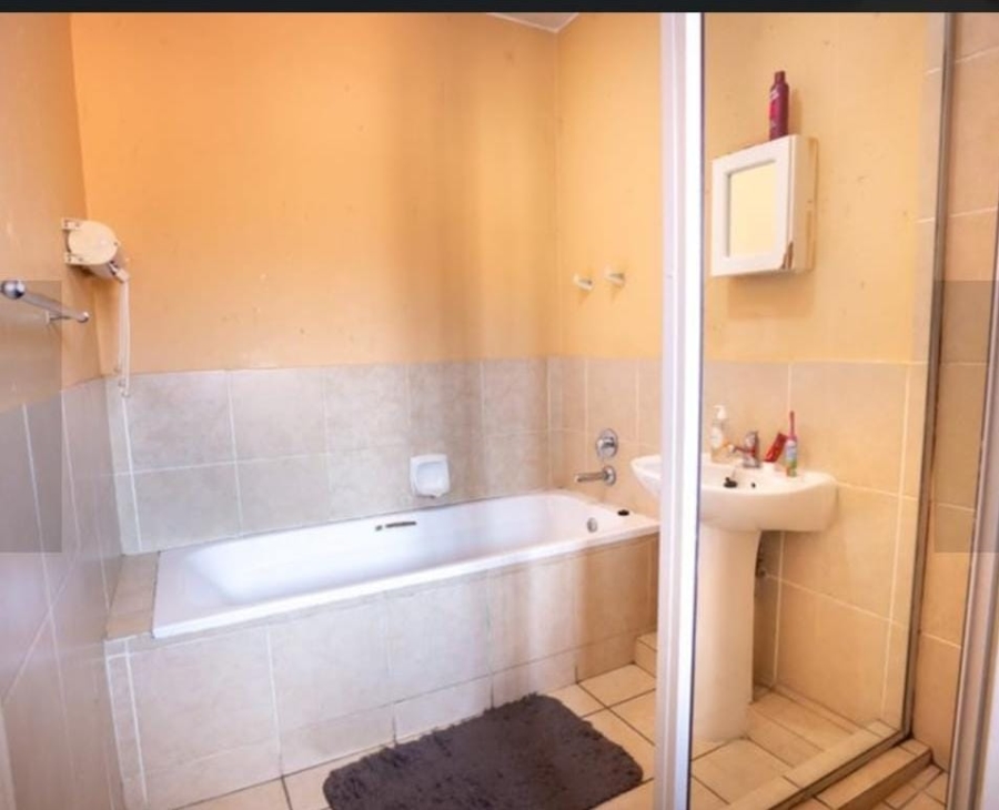 2 Bedroom Property for Sale in Comet Gauteng