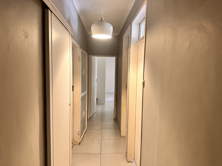 6 Bedroom Property for Sale in Brackenhurst Gauteng