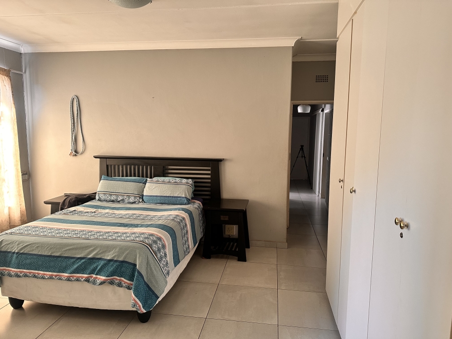 6 Bedroom Property for Sale in Brackenhurst Gauteng