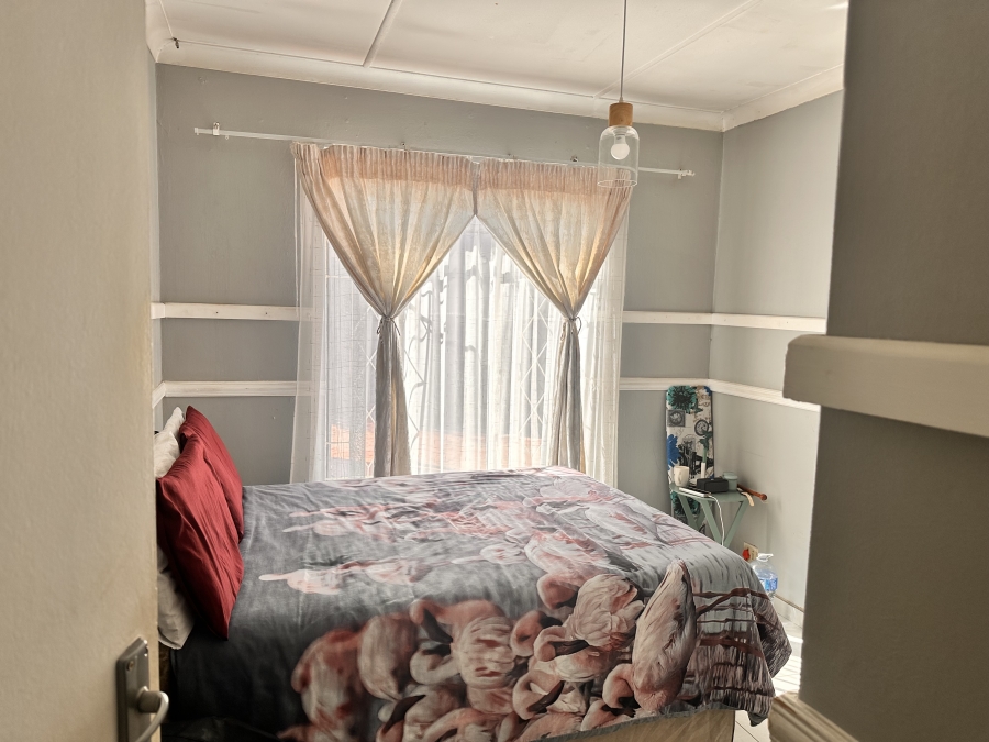 6 Bedroom Property for Sale in Brackenhurst Gauteng