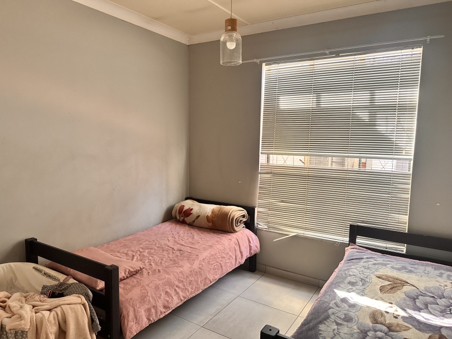 6 Bedroom Property for Sale in Brackenhurst Gauteng