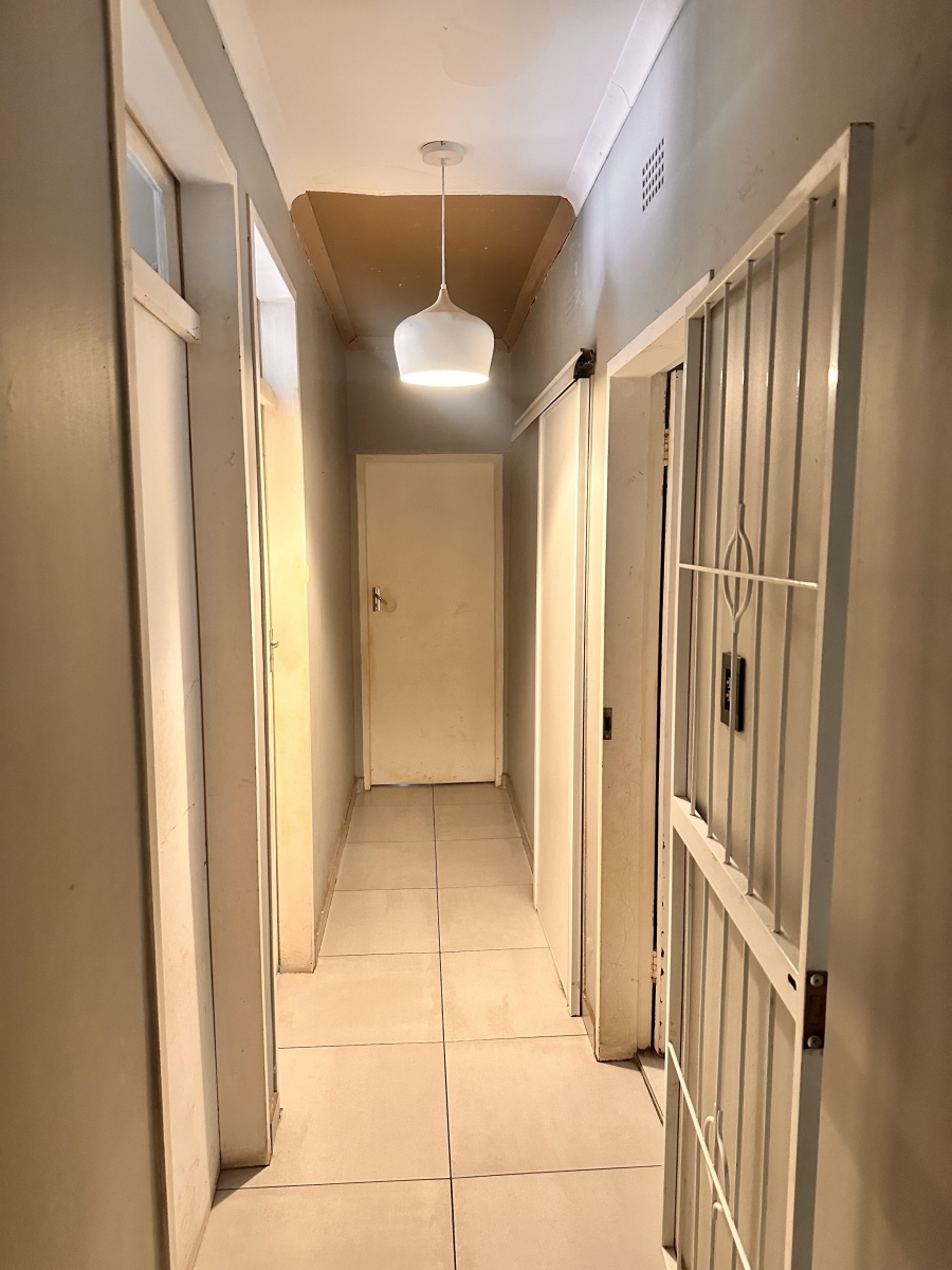 6 Bedroom Property for Sale in Brackenhurst Gauteng