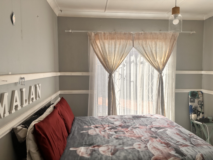 6 Bedroom Property for Sale in Brackenhurst Gauteng