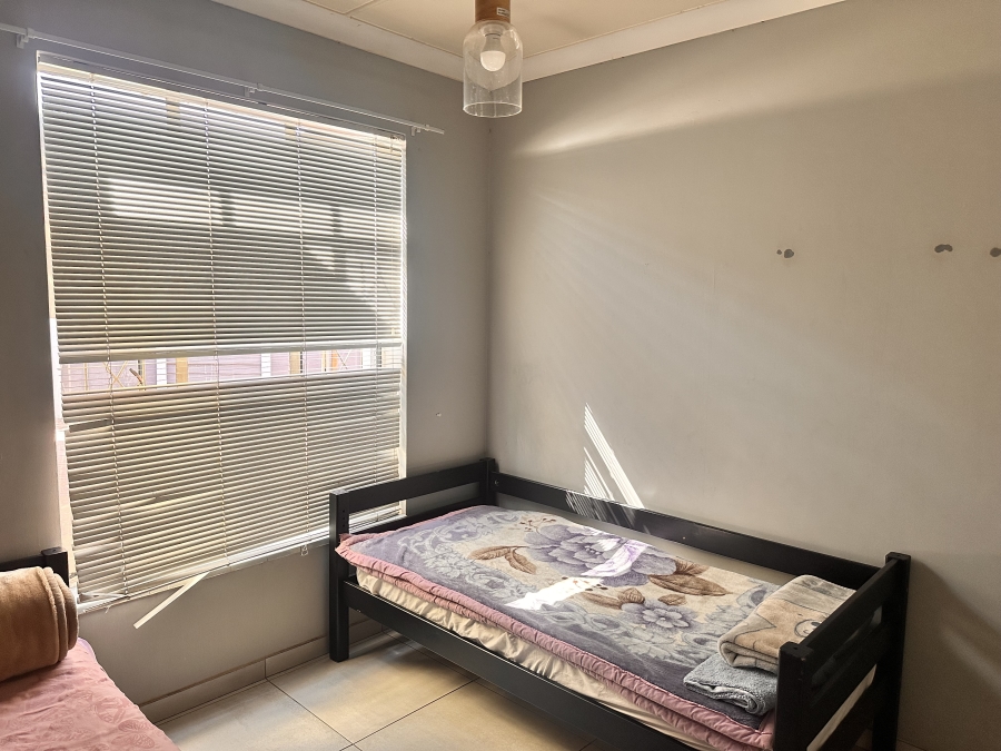 6 Bedroom Property for Sale in Brackenhurst Gauteng