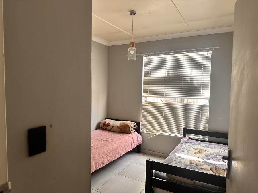 6 Bedroom Property for Sale in Brackenhurst Gauteng