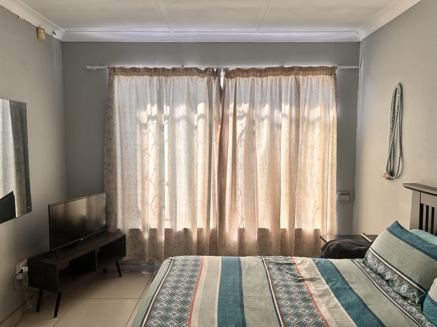 6 Bedroom Property for Sale in Brackenhurst Gauteng