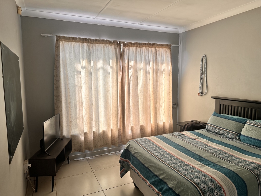 6 Bedroom Property for Sale in Brackenhurst Gauteng