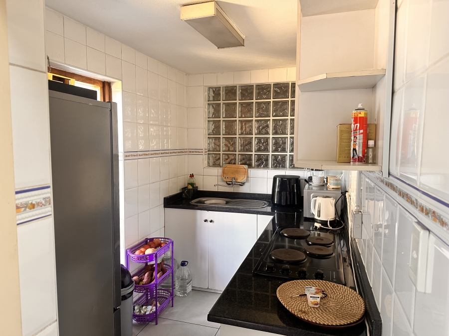6 Bedroom Property for Sale in Brackenhurst Gauteng