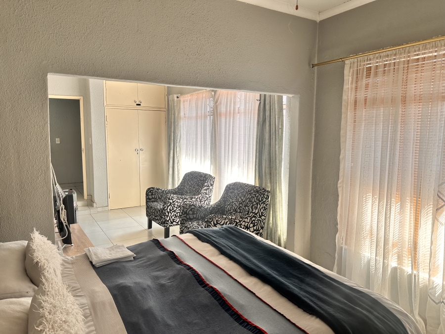 6 Bedroom Property for Sale in Brackenhurst Gauteng