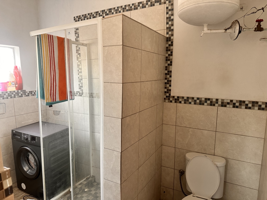 6 Bedroom Property for Sale in Brackenhurst Gauteng