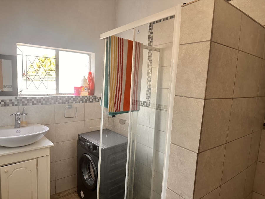 6 Bedroom Property for Sale in Brackenhurst Gauteng