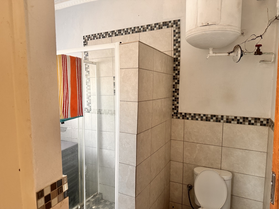 6 Bedroom Property for Sale in Brackenhurst Gauteng