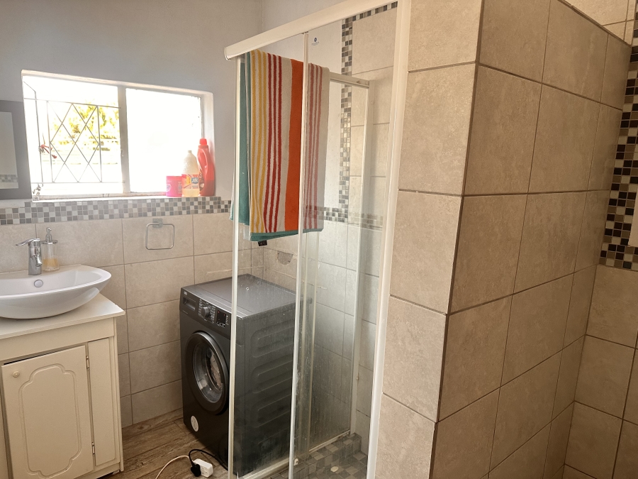 6 Bedroom Property for Sale in Brackenhurst Gauteng