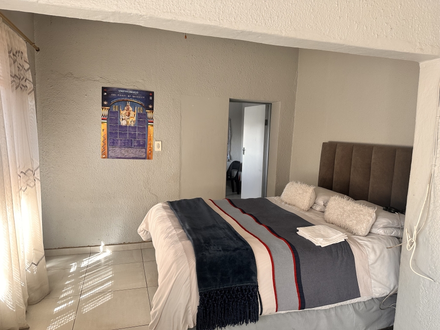 6 Bedroom Property for Sale in Brackenhurst Gauteng