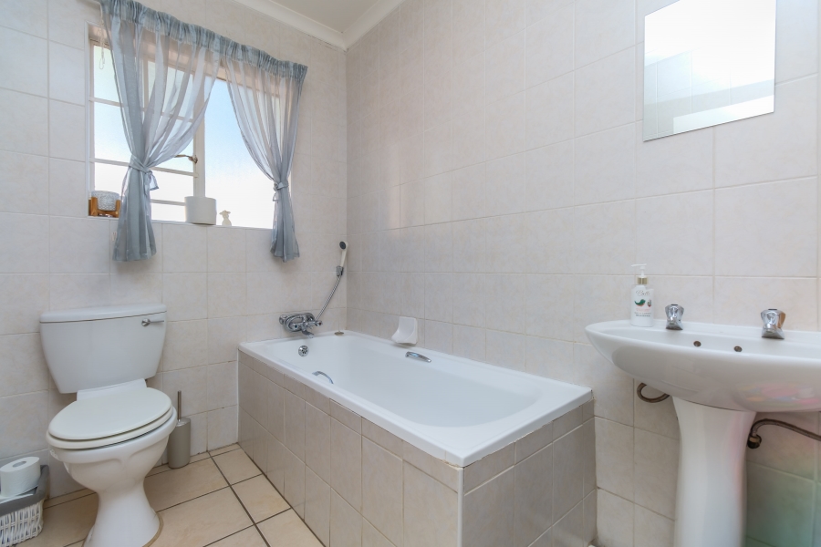 3 Bedroom Property for Sale in Sundowner Gauteng