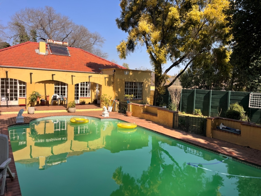 To Let 4 Bedroom Property for Rent in Highlands North Gauteng