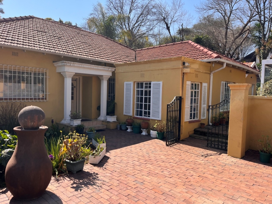 To Let 4 Bedroom Property for Rent in Highlands North Gauteng